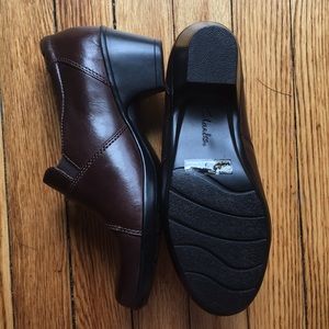 Brown Clarks - Size 8 - Atlanti Style - NWT+box